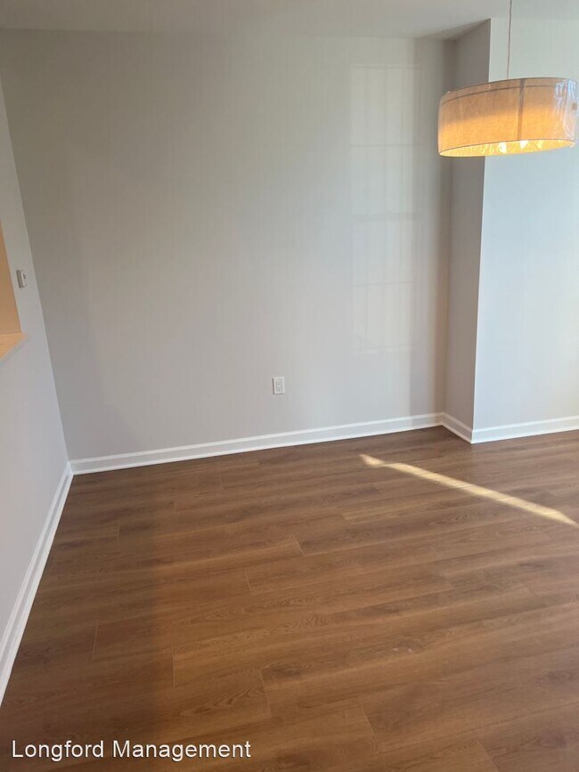 Building Photo - 4 br, 3.5 bath House - 717 8th St NE