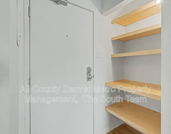 Foto del edificio - 777 N Washington St