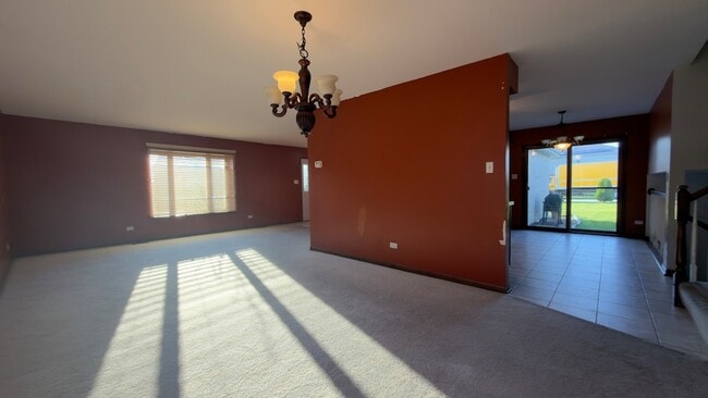 Building Photo - 21223 Alessandra Dr