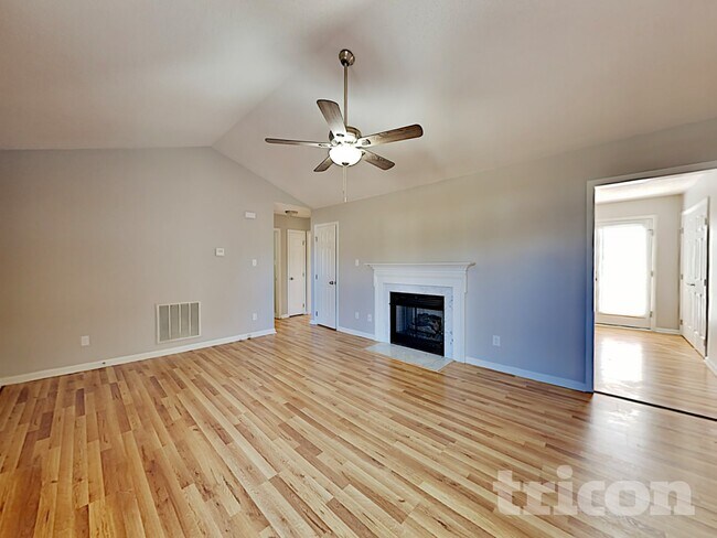 Foto del edificio - 109 Impressive Ln