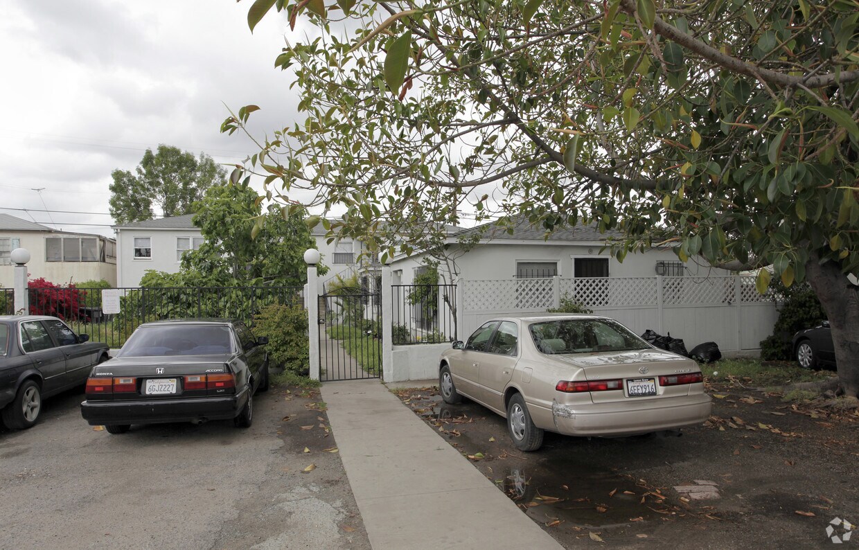 Foto del edificio - 4313-4319 Euclid Ave