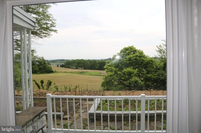 Building Photo - 160 Fort Loudon Rd