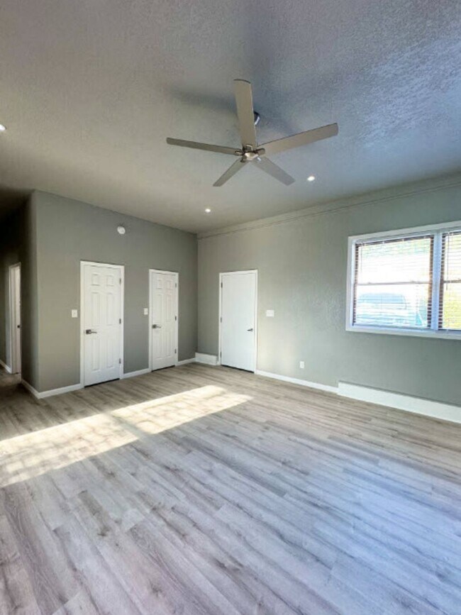 Foto del edificio - Charming Newly Renovated 3 Bedroom, 2 Bath...