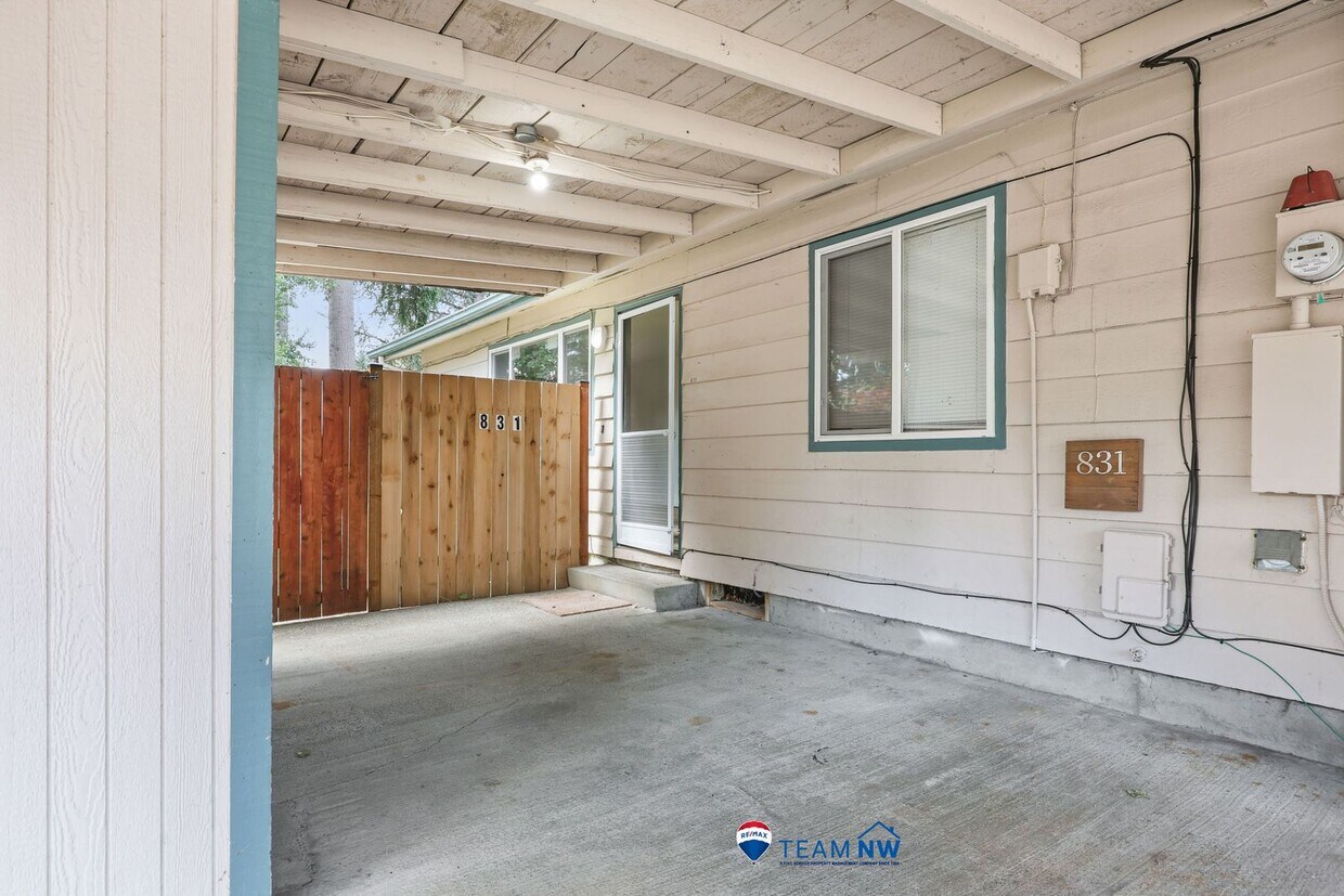 Primary Photo - Move in ready now! 2 bedrooms 1 bath Tumwa...