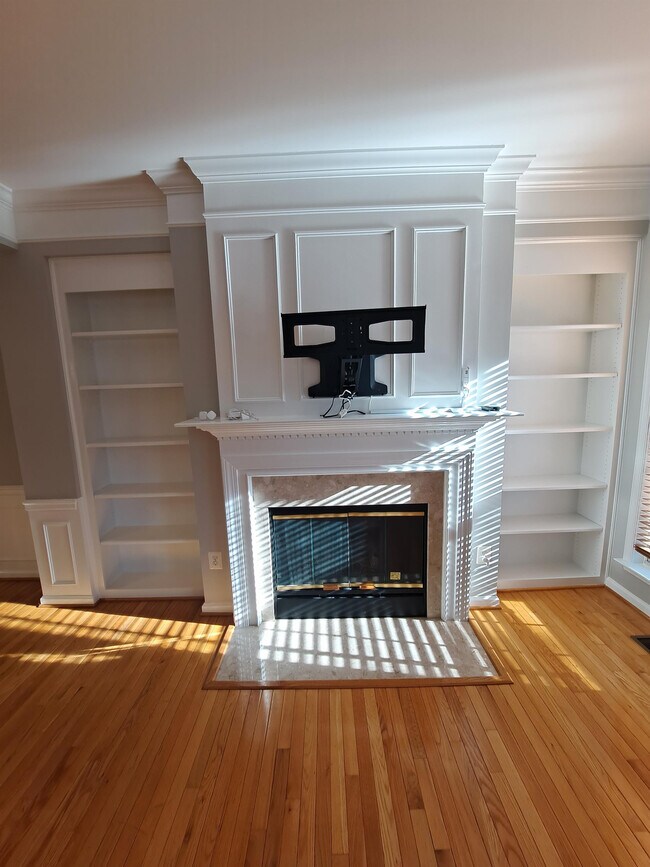 Building Photo - 7738 Heritage Woods Way