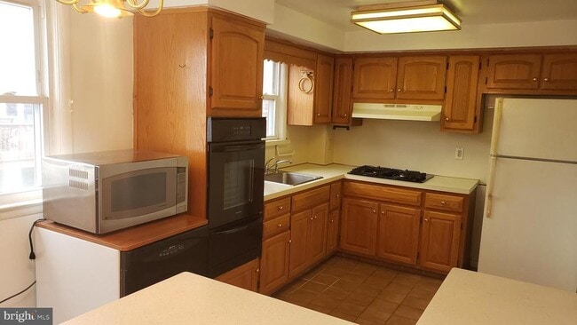 Building Photo - 2219 Haverford Rd
