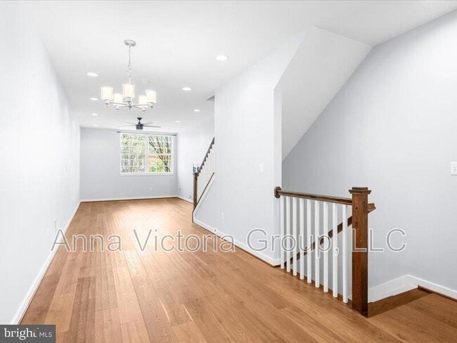 Building Photo - 2317 E Fairmount Ave