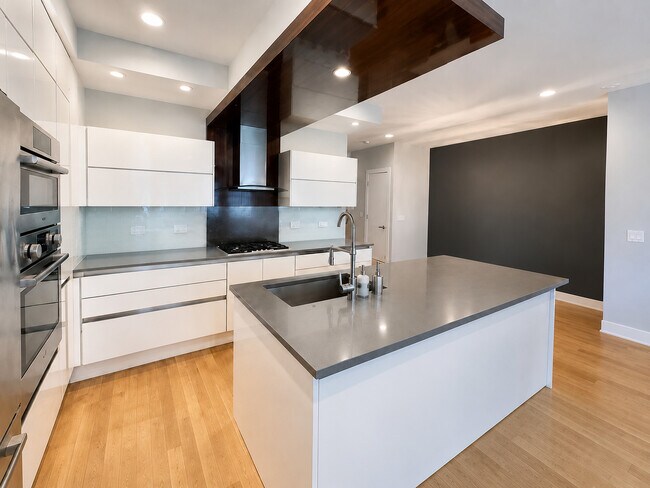 Foto del edificio - 1008 N Larrabee St