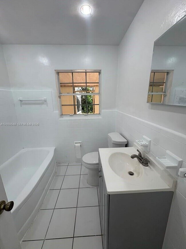 Foto del edificio - 475 NE 164th St