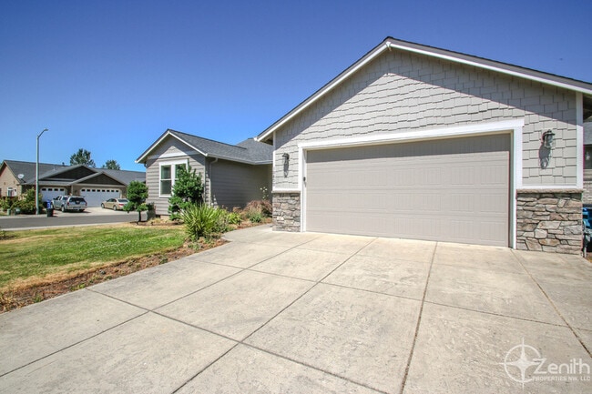 Photo - 10800 NE 104th Cir House