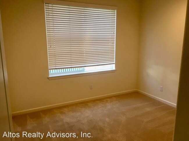 Building Photo - 234 Peppermint Tree Terrace