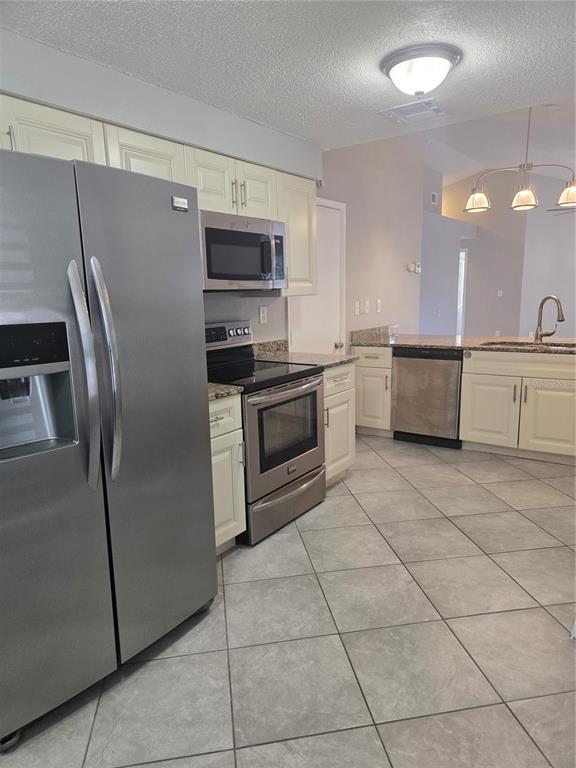 Building Photo - 787 Arthurs Ct