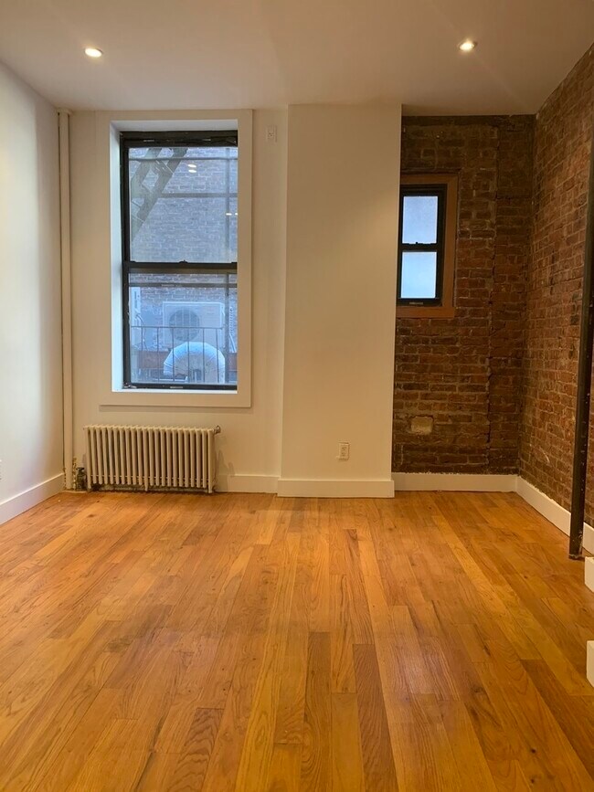 Building Photo - 649 9th Ave