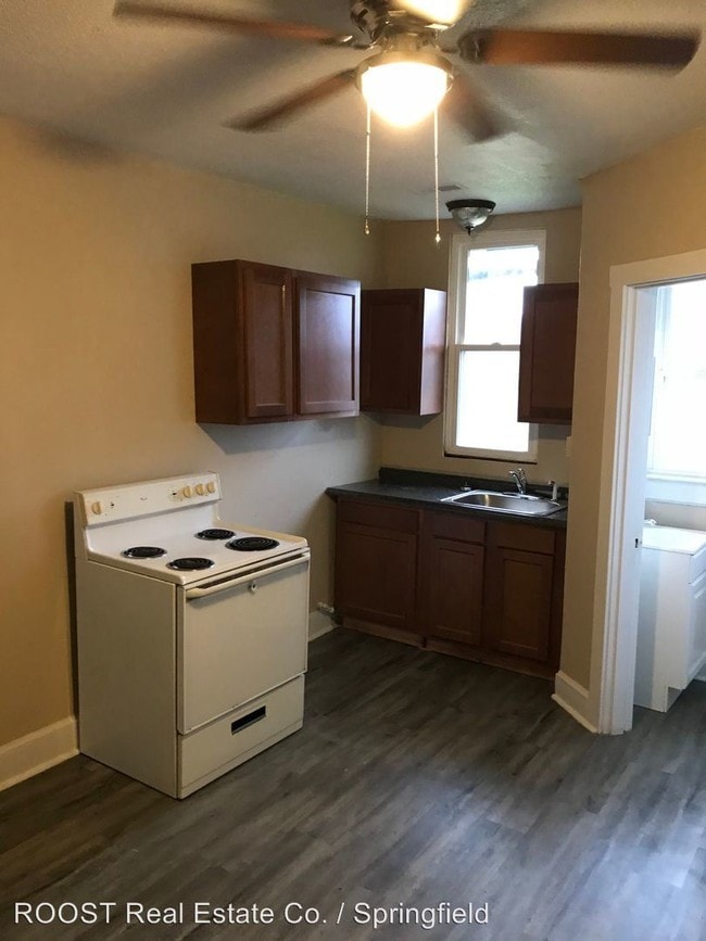 Building Photo - 4059 Lower Valley Pike
