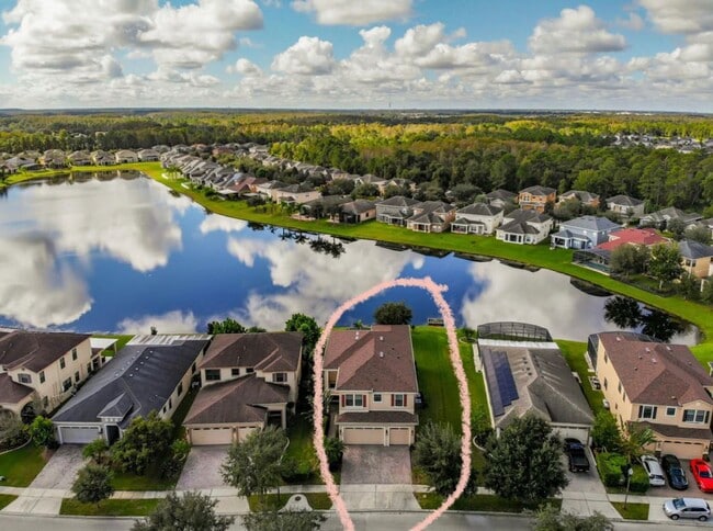 Foto del edificio - Luxury Living in Woodland Lakes Preserve: Fully-Furnished