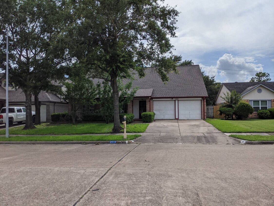 Primary Photo - 2519 Barrington Pl Dr