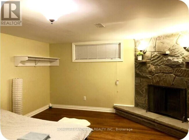 Photo du bâtiment - 70 Corinthian Blvd