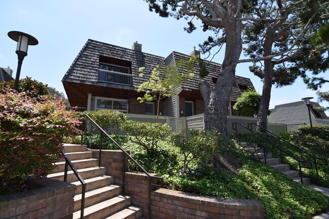 Foto del edificio - 13340 Maxella Ave