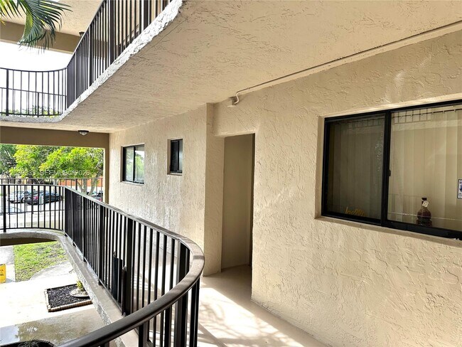 Foto del edificio - 8045 SW 107th Ave