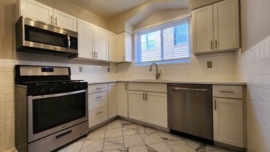 Building Photo - 7512 Cromwell Dr
