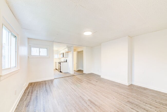 Photo - 615 E Warrington Ave Apartment