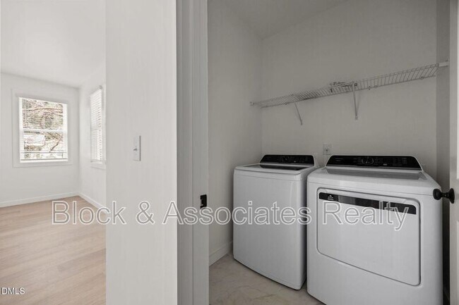 Foto del edificio - 2811 Wilcox Pl