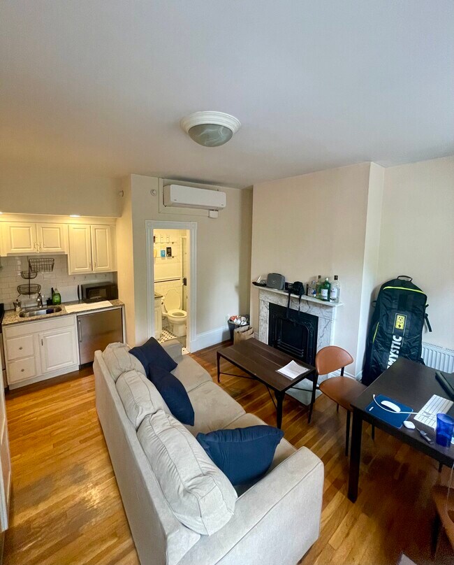 Building Photo - 107 Pinckney St