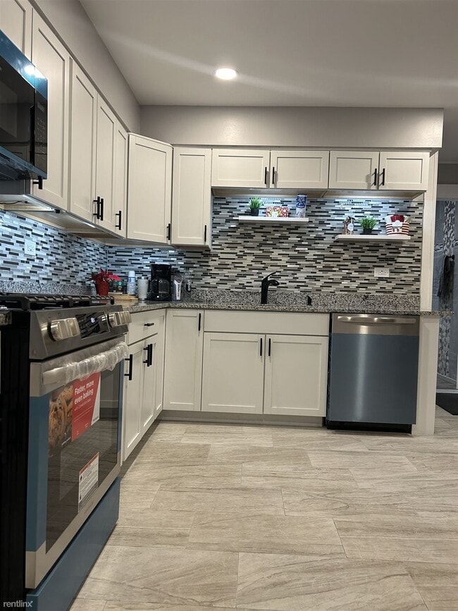 Building Photo - 3 br, 1 bath House - 1324 Turnbull Drive