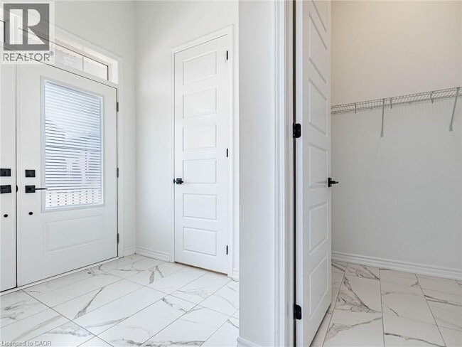 Building Photo - 71 Routley St