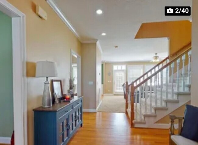 Building Photo - 9446 Hickory Knoll Ln