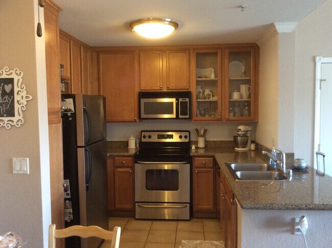 kitchen - 2045 Las Colinas Cir