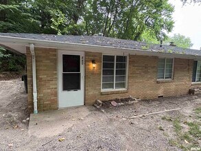 Building Photo - 110 Oakdale Rd
