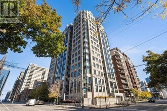 Building Photo - 245 Kent St