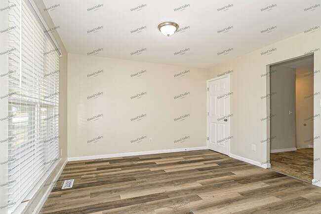 Building Photo - 4938 Tulip Tree Ln