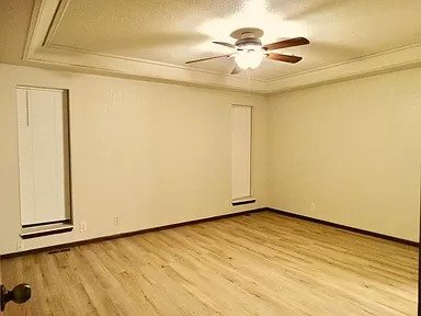 Building Photo - For Rent