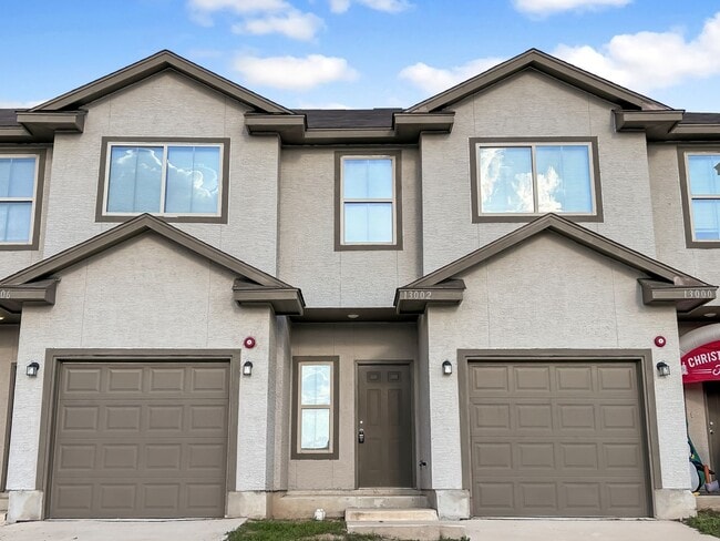 Foto del edificio - Charming Townhome Near I-35 & Randolph AFB