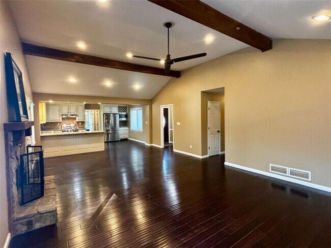 Foto del edificio - 125 Lantern Ridge Dr