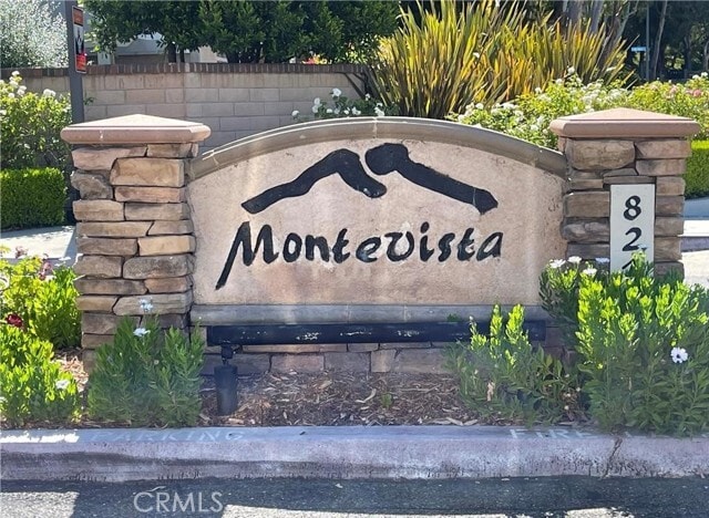 Foto del edificio - 8215 E Oak Ln