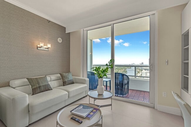 Building Photo - 4385 Collins Ave