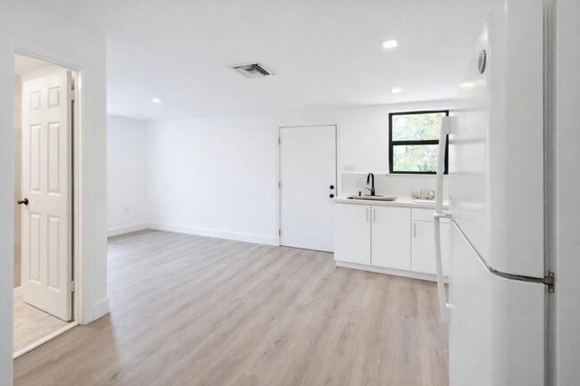 Foto del edificio - 445 SW 3rd St