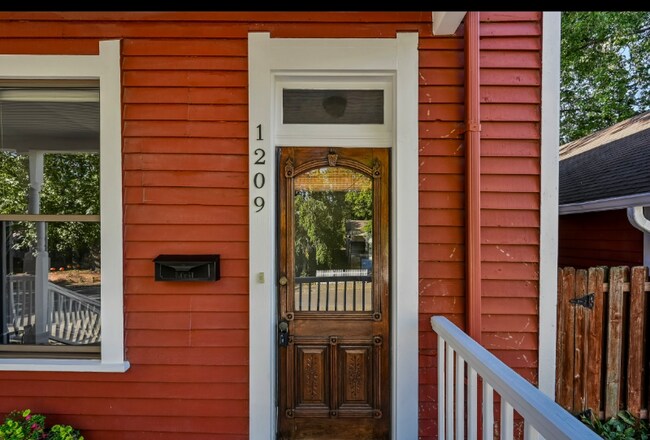 Foto del edificio - 1209 Polk St