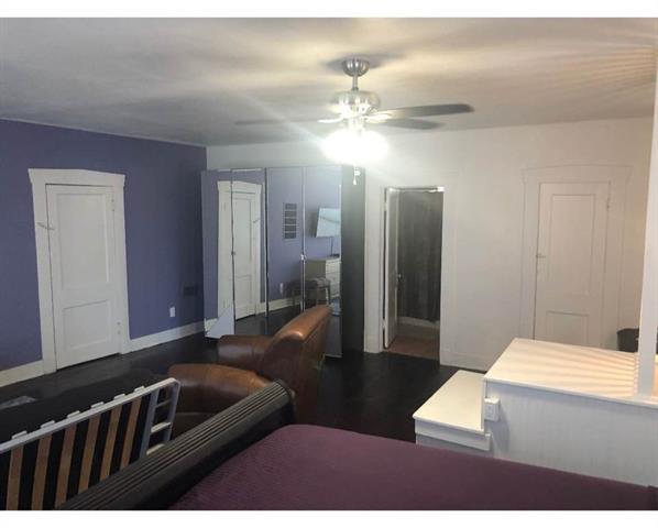 Building Photo - 704 N Marsalis Ave