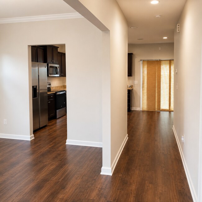 Foto del edificio - 4BR Home with Community Pool & Modern Finishes!
