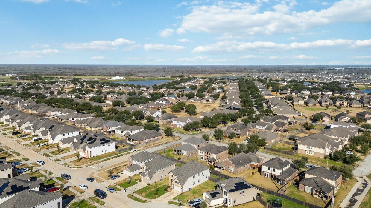 Foto del edificio - 5914 Prince Pl Dr