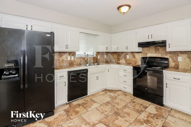 Foto del edificio - 14411 Craig Ave