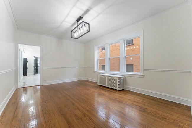 Foto del edificio - 1027 N Harlem Ave