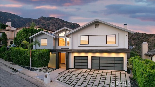 Foto principal - 2111 Rimcrest Dr