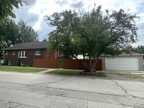 Building Photo - 9800 S 53rd Ave