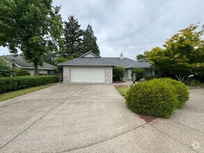 Building Photo - 4469 SE Pennywood Dr