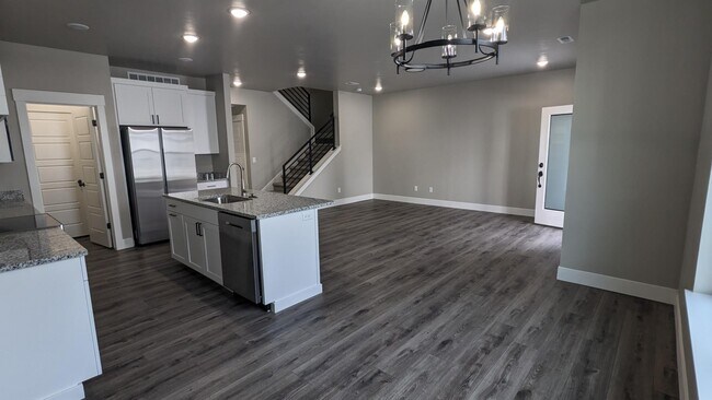 Building Photo - 276 Blue Sky Ct